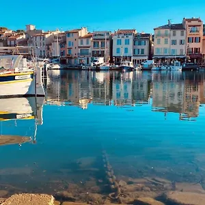 Le A Cassis,top Emplacement,parking,double Balcon Appartement