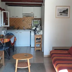 Dans De Charme, Piscine, Proche Appartement